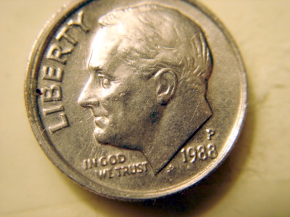 1988-P-Roosevelt-Dime--What-Is-That--Metal-Below-The-Acorn?